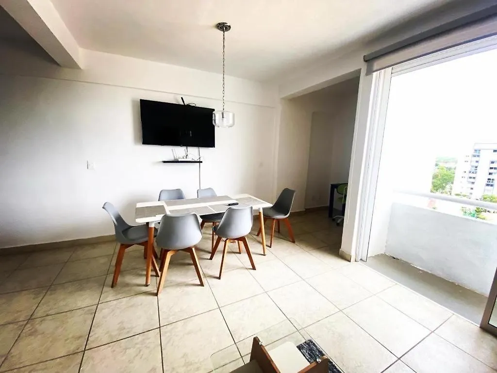 Holiday home Exclusive Building 6 People 3 Cable Televisions 2 Swimming Pools Balcony, Villa Cancun