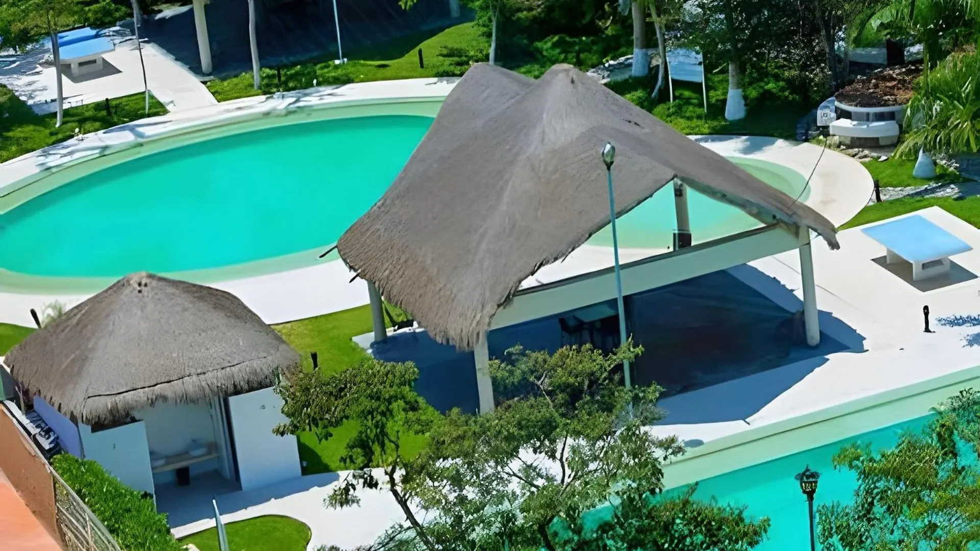 Holiday home Exclusive Building 6 People 3 Cable Televisions 2 Swimming Pools Balcony, Villa Cancun