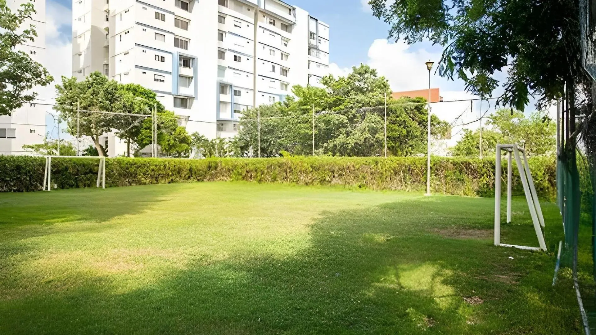 Holiday home Exclusive Building 6 People 3 Cable Televisions 2 Swimming Pools Balcony, Villa Cancun