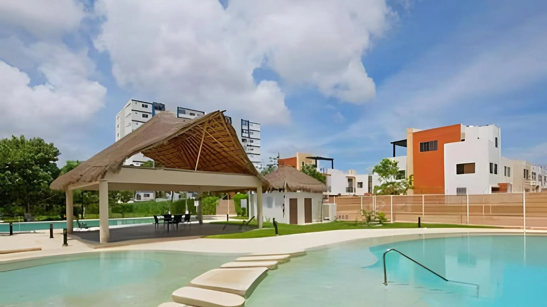 בית נופש הוילה קנקון Exclusive Building 6 People 3 Cable Televisions 2 Swimming Pools Balcony, מקסיקו